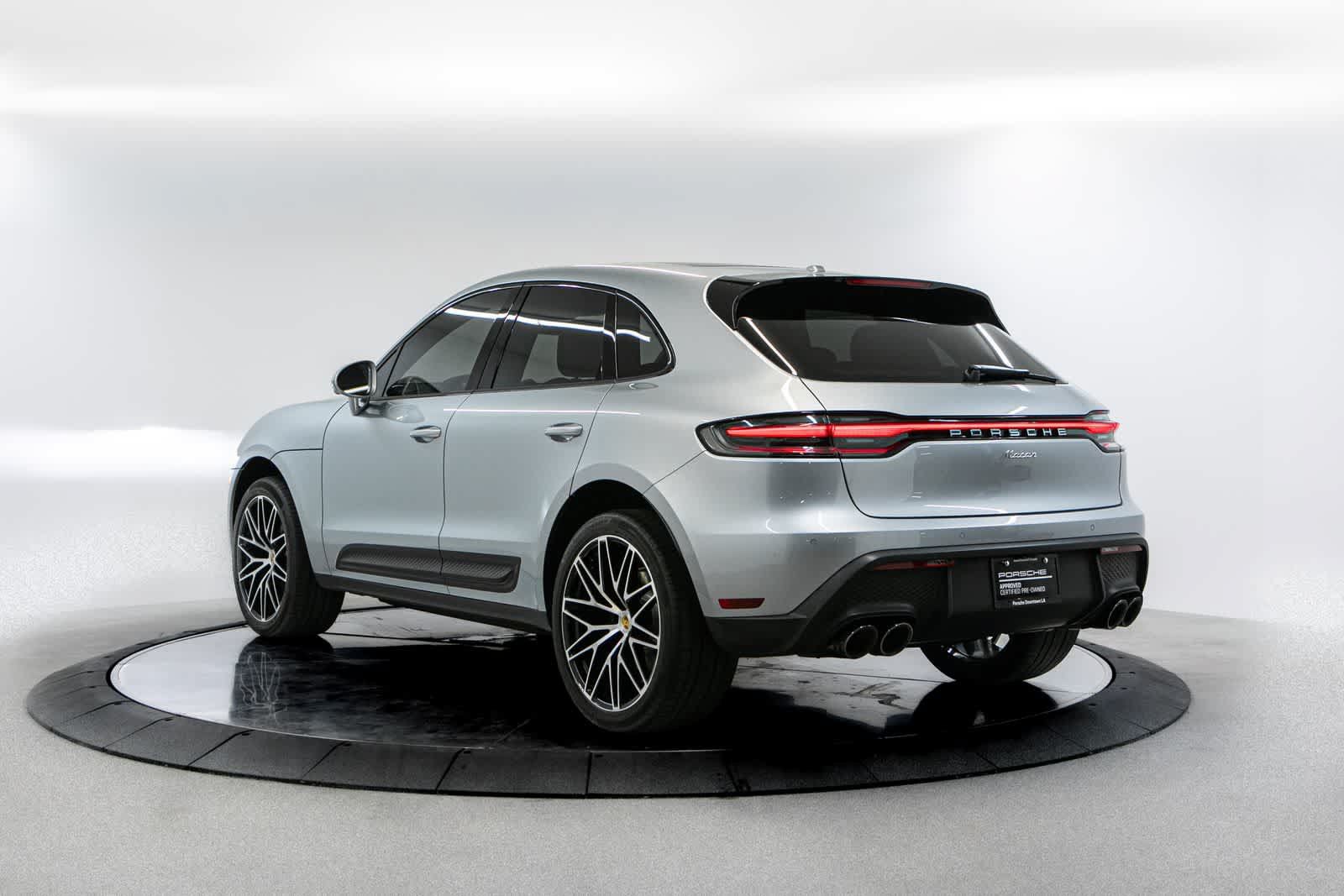Used 2023 Porsche Macan AWD/4WD image 3