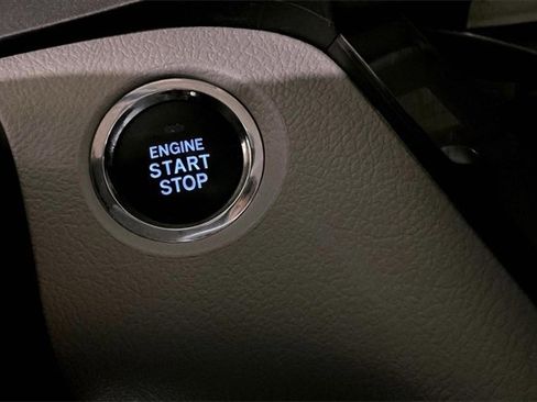 Used 2019 Toyota Sienna XLE image 32