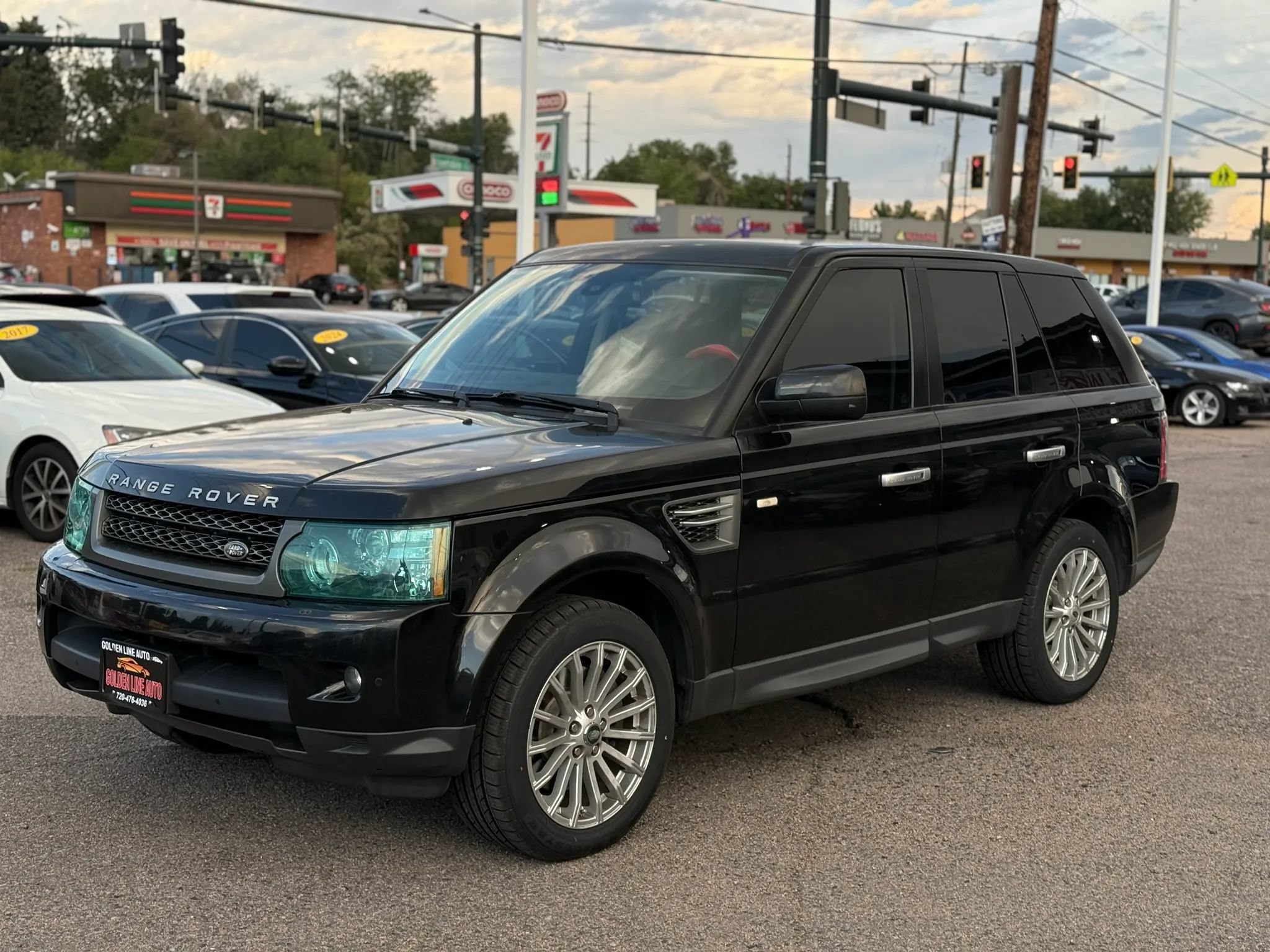 Used 2011 Land Rover Range Rover Sport HSE AWD/4WD image 3