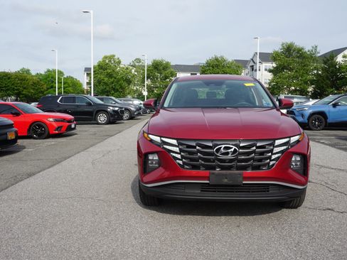 Used 2024 Hyundai Tucson SE AWD/4WD image 2