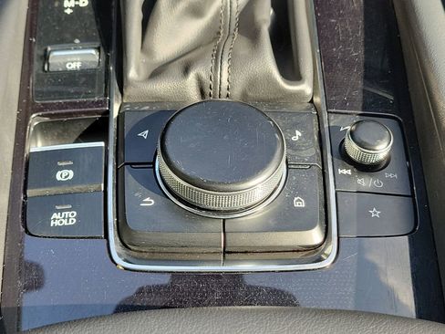 Used 2022 MAZDA MAZDA3 s image 33