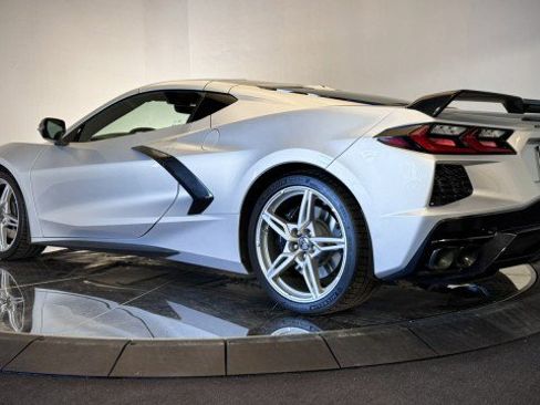Used 2023 Chevrolet Corvette Stingray Premium Cpe w/ Z51 Performance Package image 2