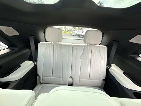 New 2026 Cadillac Vistiq Sport image 18