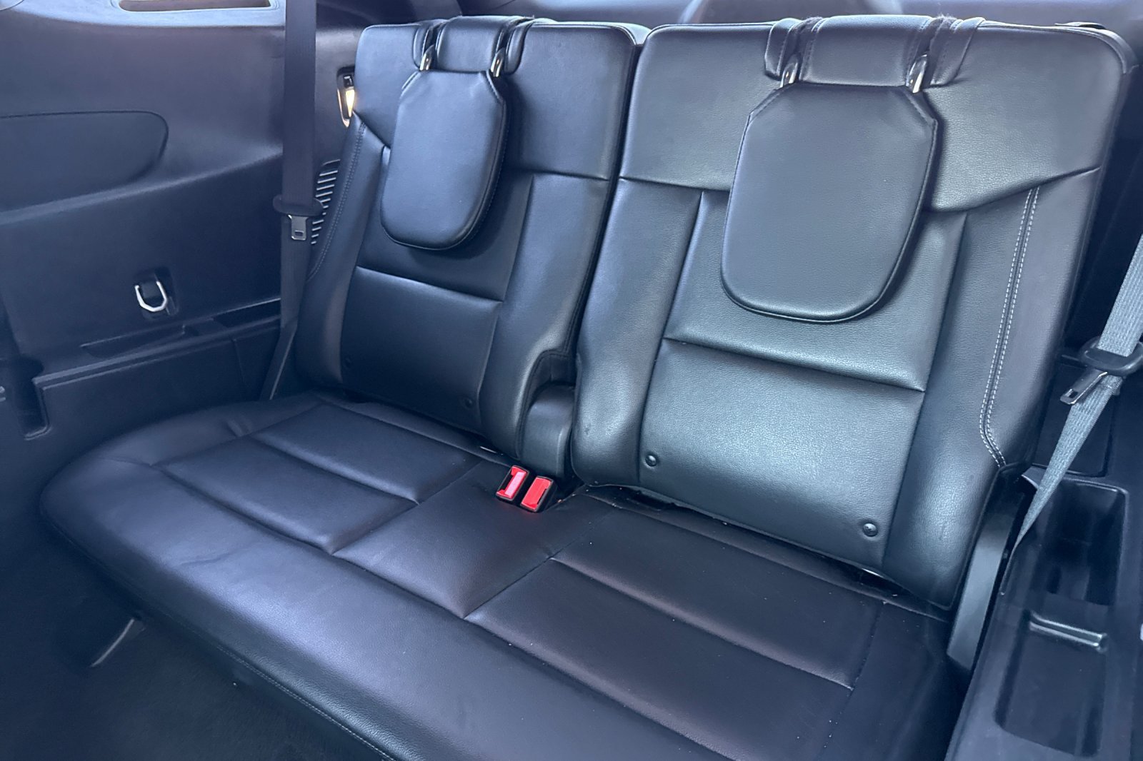Used 2023 Ford Explorer Limited AWD/4WD image 17