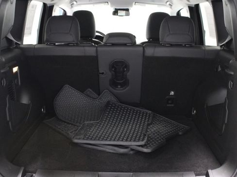 Used 2022 Jeep Renegade Limited AWD/4WD image 17