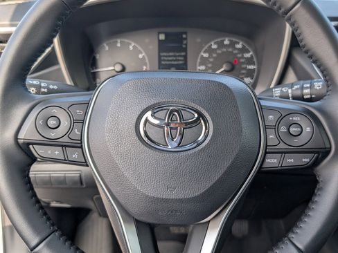 Used 2025 Toyota Corolla SE image 18