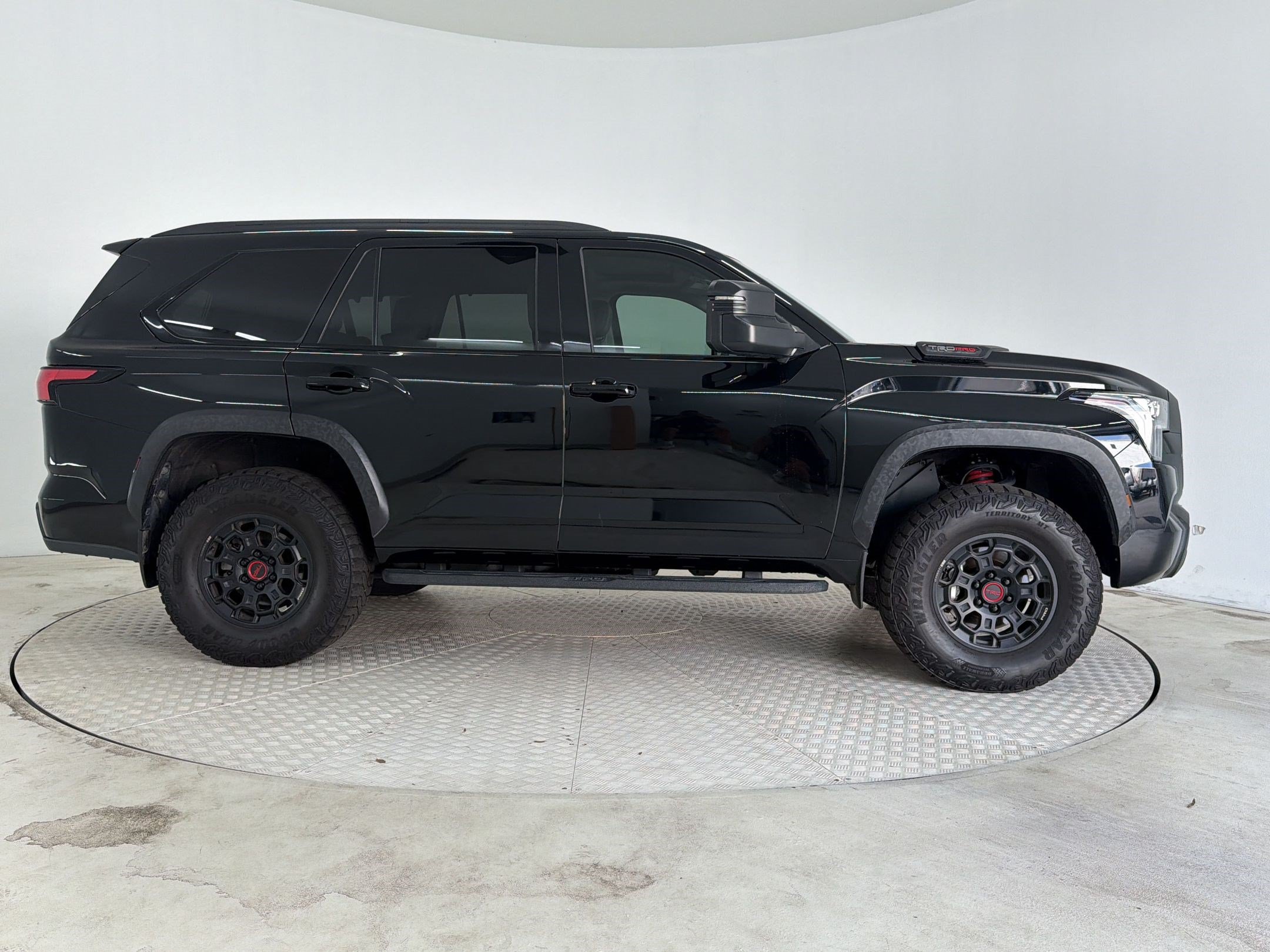 Used 2023 Toyota Sequoia TRD Pro AWD/4WD image 8
