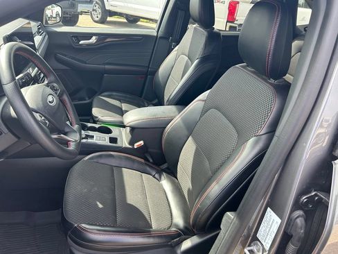 Used 2024 Ford Escape ST-Line w/ Tech Pack #1 AWD/4WD image 9