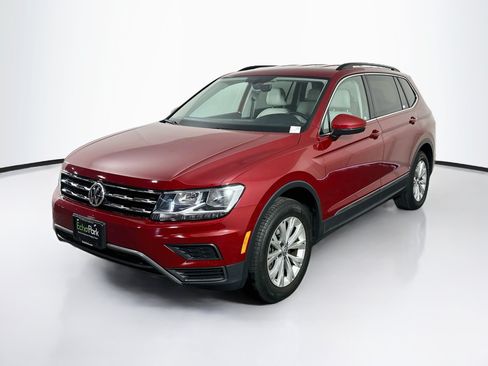 Used 2018 Volkswagen Tiguan SE w/ 3rd Row Seat Package AWD/4WD image 3