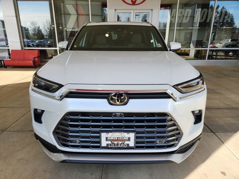 Certified 2025 Toyota Grand Highlander MAX Platinum image 5