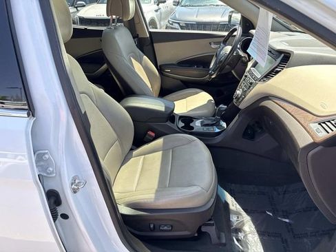 Used 2018 Hyundai Santa Fe Sport w/ 2.4L Tech Package 04 AWD/4WD image 9