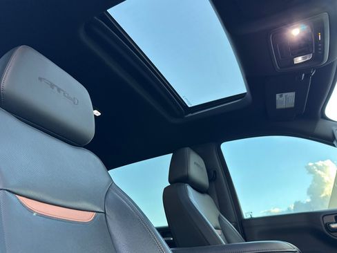 Used 2020 GMC Sierra 1500 AT4 w/ AT4 Premium Package image 16