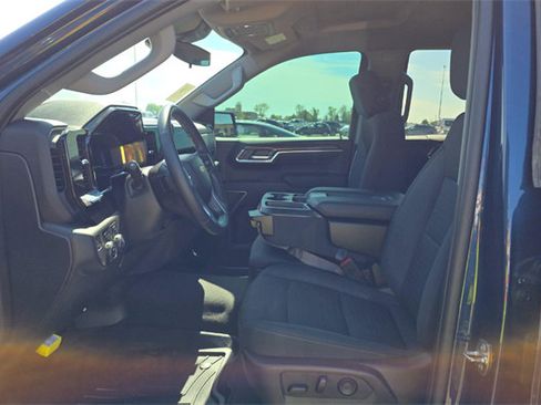 Used 2023 Chevrolet Silverado 1500 LT AWD/4WD image 10