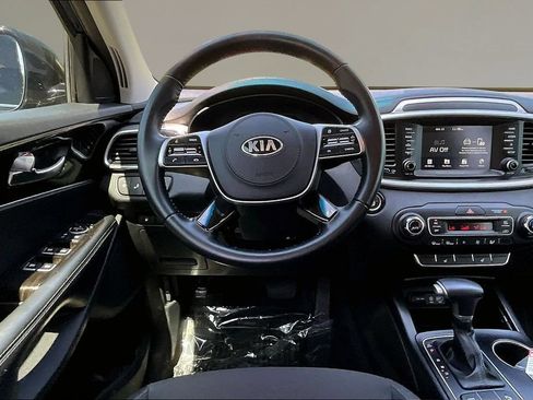 Used 2020 Kia Sorento S FWD image 7
