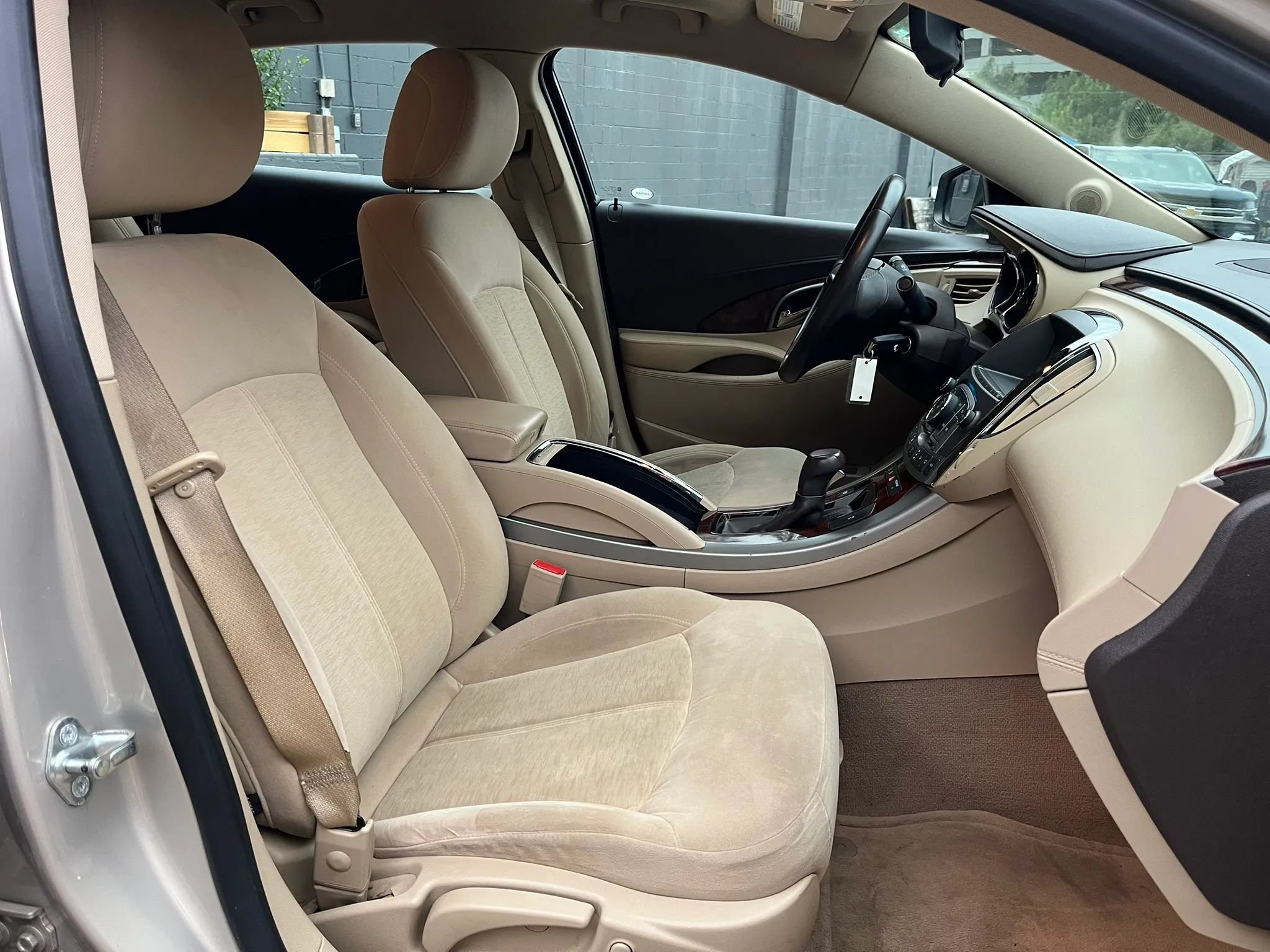 Used 2010 Buick LaCrosse CX FWD image 13