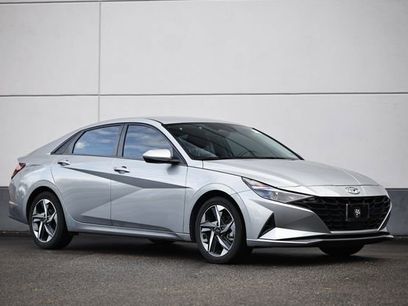 Used 2023 Hyundai Elantra SEL w/ Convenience Package