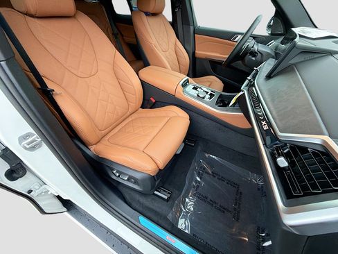 New 2026 BMW X5 xDrive40i w/ Premium Package AWD/4WD image 15