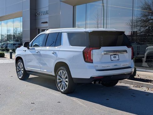 Used 2021 GMC Yukon Denali w/ Denali Premium Package image 3