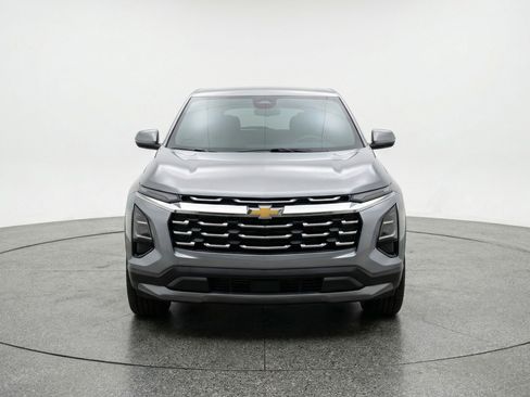 Used 2025 Chevrolet Equinox LT FWD image 2