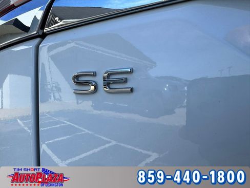 Used 2025 Volkswagen Atlas SE AWD/4WD image 14