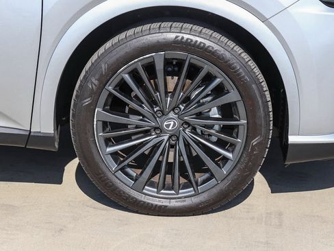 Used 2025 Lexus RX 350 Premium w/ Convenience Package FWD image 9