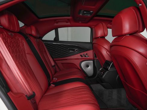 Used 2020 Bentley Flying Spur W12 image 34