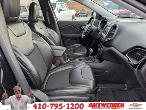 Used 2020 Jeep Cherokee Latitude Plus image 10