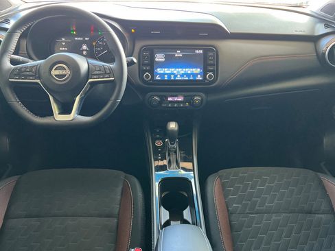 Used 2024 Nissan Kicks SR image 13