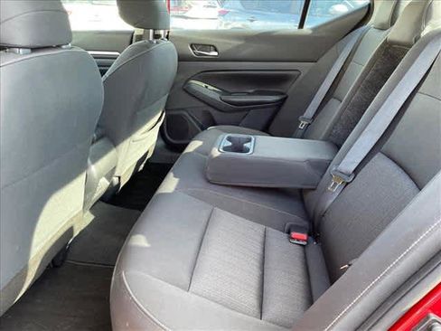 Used 2022 Nissan Altima 2.5 SV FWD image 13