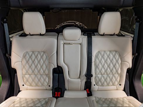 Used 2025 Ford Bronco Badlands image 24