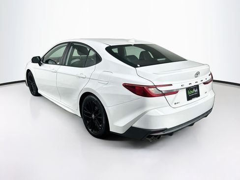 Used 2025 Toyota Camry SE FWD image 5