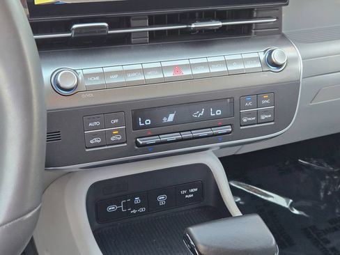 Certified 2024 Hyundai Kona SEL AWD/4WD image 35