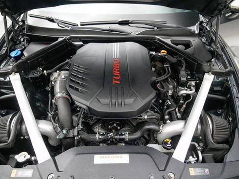 Used 2019 Kia Stinger GT1 AWD/4WD image 13