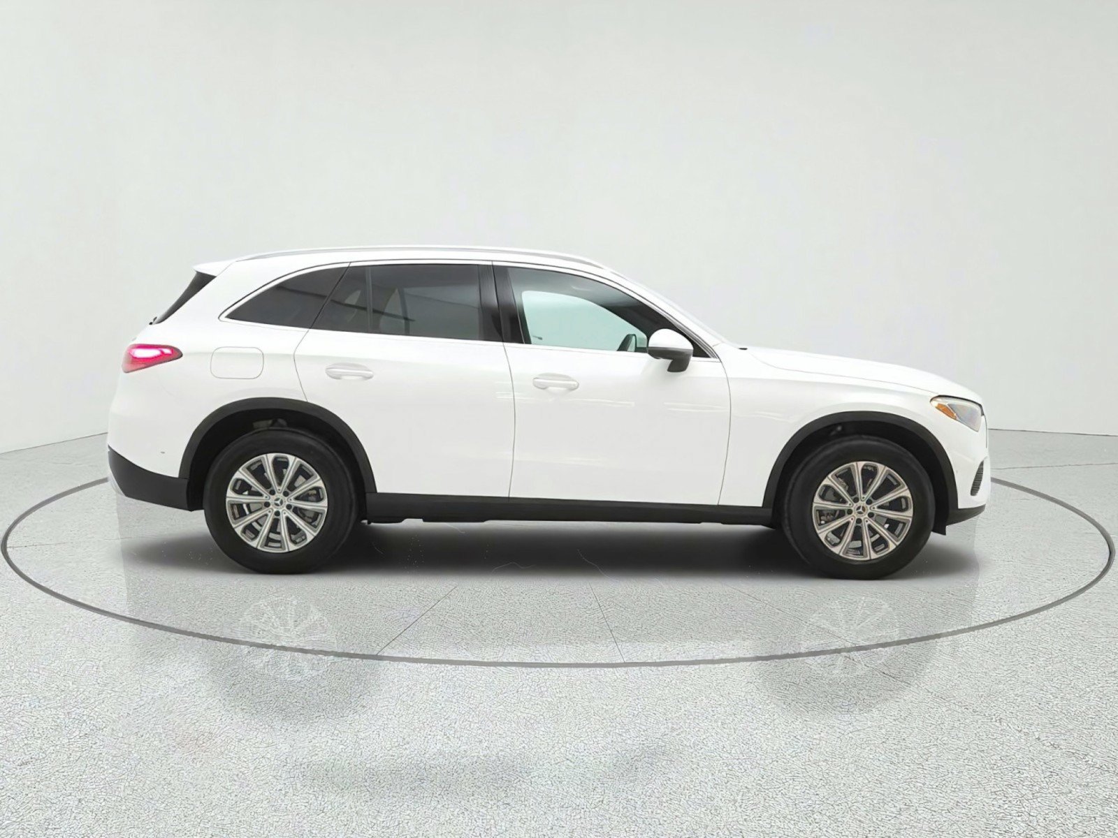 Certified 2026 Mercedes-Benz GLC 300 4MATIC image 4