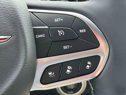 New 2026 Chrysler Pacifica Select image 18