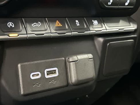 Used 2021 Chevrolet Silverado 1500 LT image 25