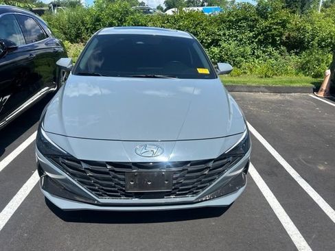 Used 2022 Hyundai Elantra Limited FWD image 1