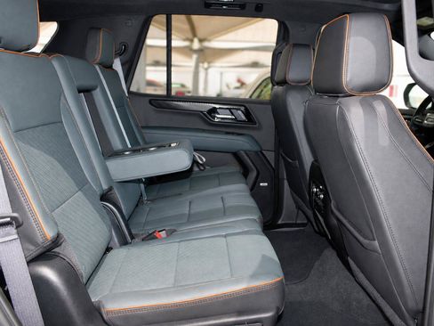 Used 2025 GMC Yukon AT4 AWD/4WD image 21