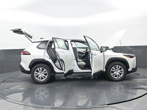 New 2026 Toyota Corolla Cross L image 30