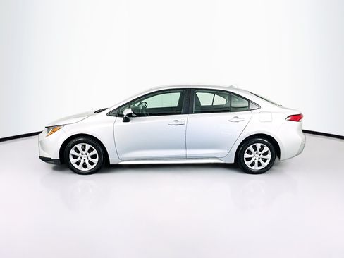 Used 2021 Toyota Corolla LE w/ Carpet Mat Package (TMS) FWD image 4