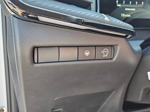 Used 2025 Nissan Kicks SR image 26