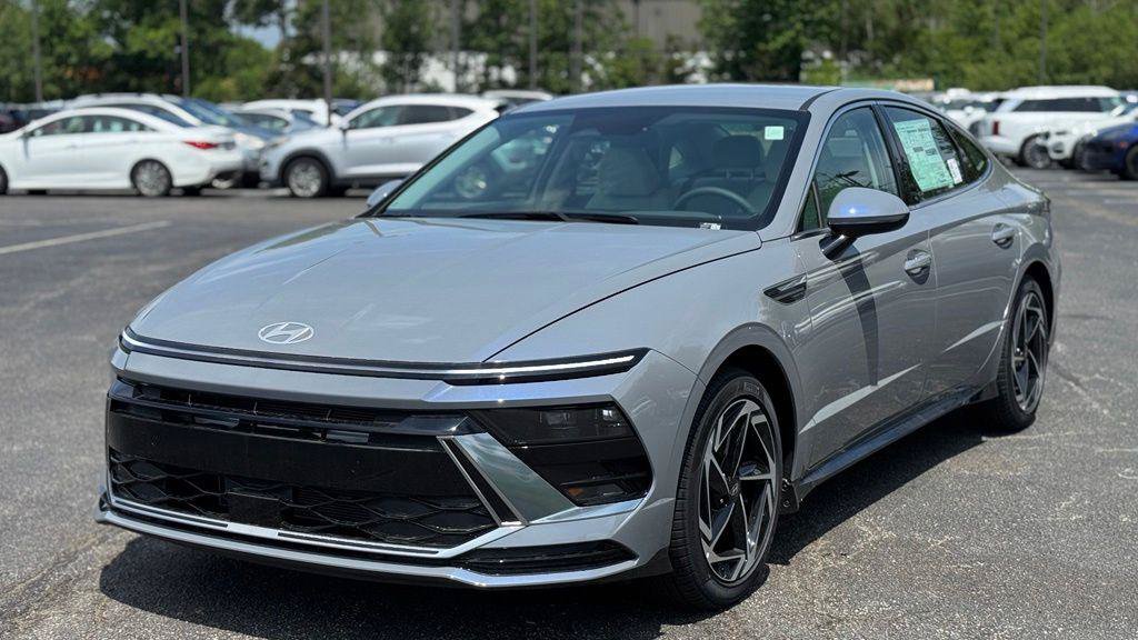New 2026 Hyundai Sonata SEL FWD image 1