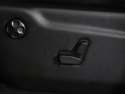 Used 2022 Jeep Grand Cherokee Limited image 31