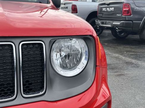 Used 2023 Jeep Renegade Latitude image 9