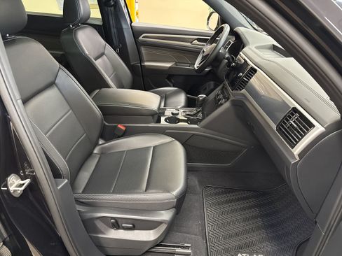 Used 2022 Volkswagen Atlas Cross Sport SEL AWD/4WD image 17