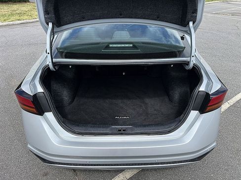 Certified 2024 Nissan Altima 2.5 SV FWD image 15
