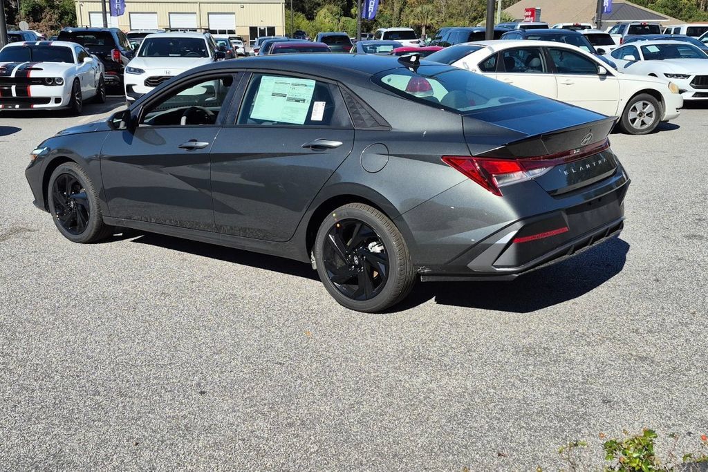 New 2026 Hyundai Elantra SEL Sport FWD image 8