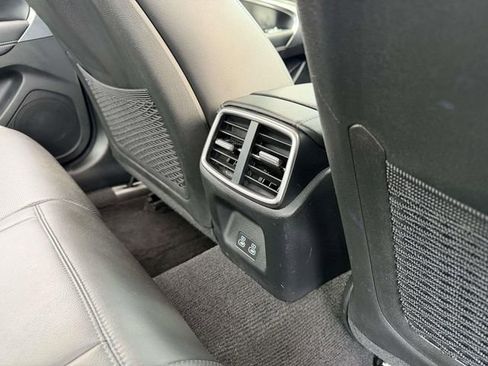 Used 2025 Genesis G70 2.5T RWD image 16