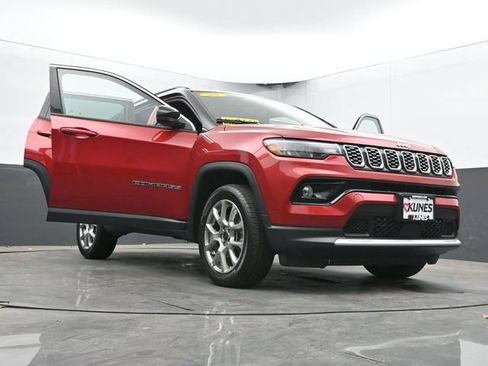 Used 2025 Jeep Compass Limited AWD/4WD image 66
