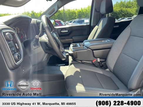 Used 2022 Chevrolet Silverado 1500 LT AWD/4WD image 16